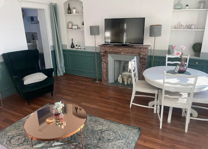 Le Classique Champenois, Centre Ville, Proche Cathedrale Apartment Reims